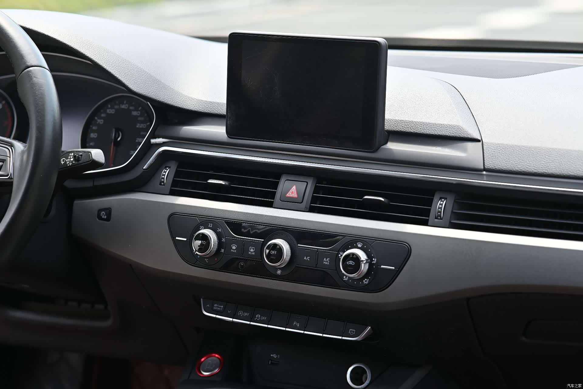 Audi A4L, 2018 8