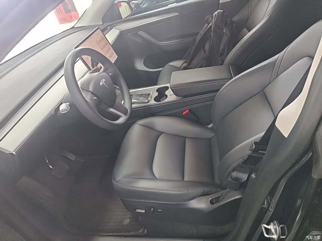 Tesla Model Y, 2024 15