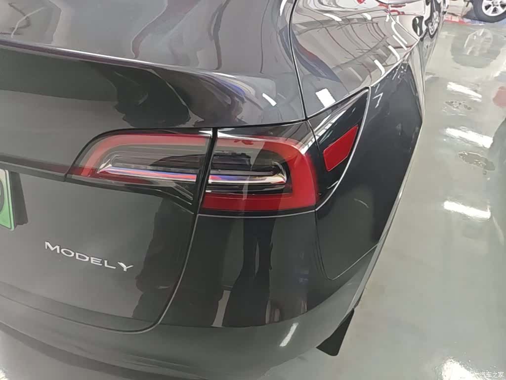 Tesla Model Y, 2024 8