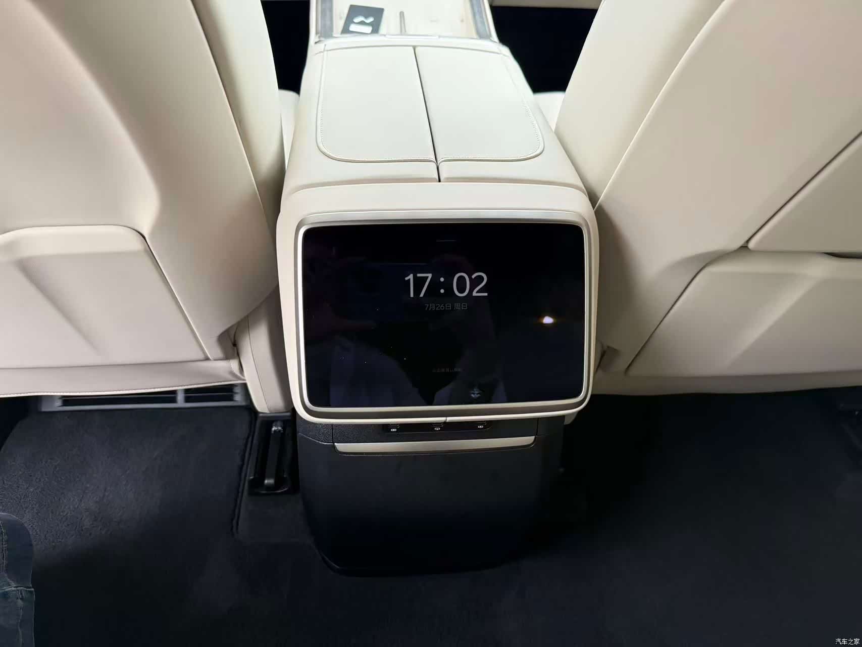 NIO L90, 2025 10