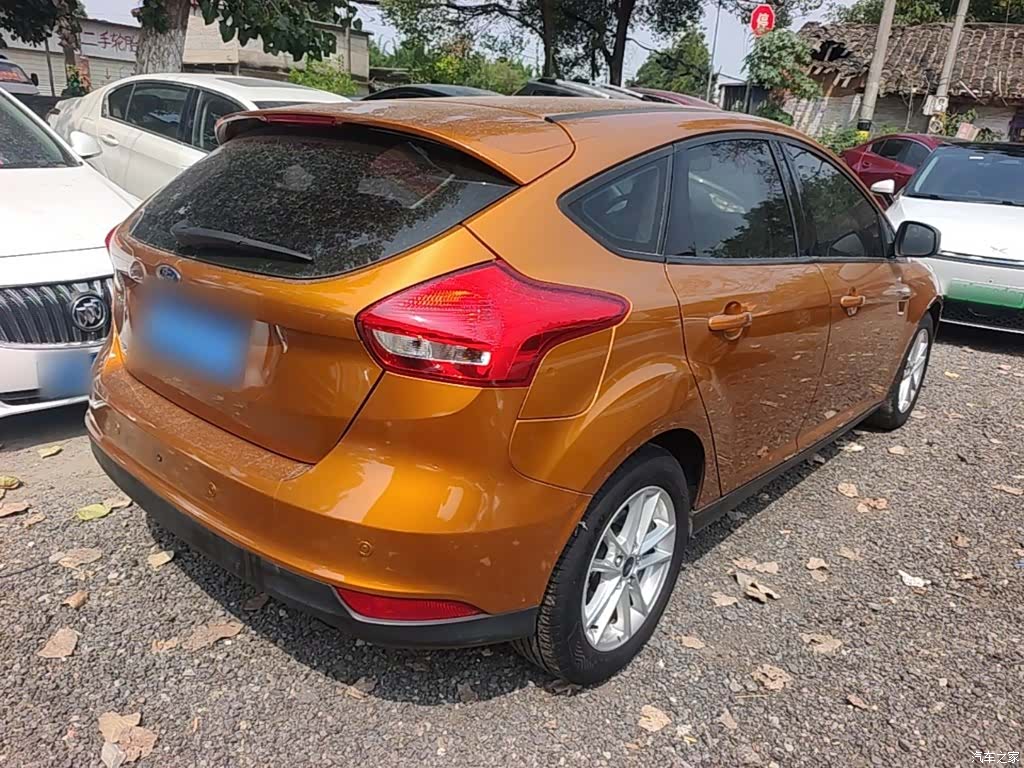 Ford Focus, 2015 7
