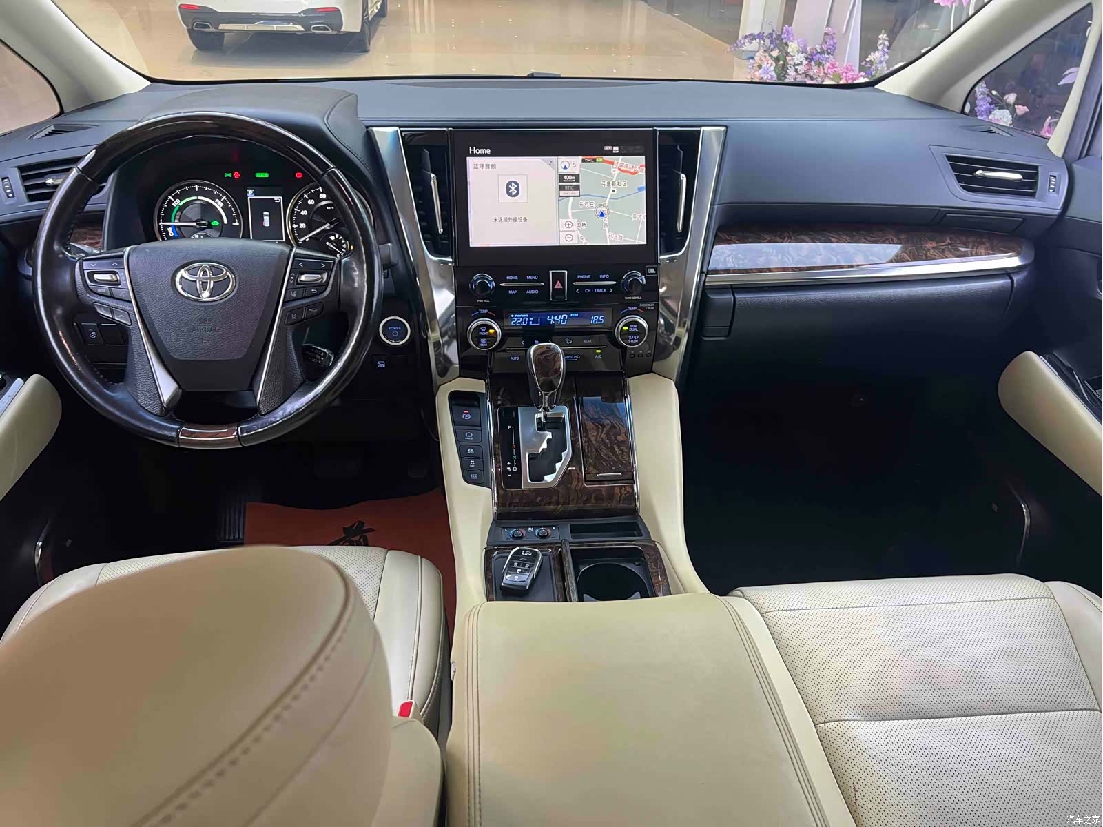 Toyota Alphard, 2021 20