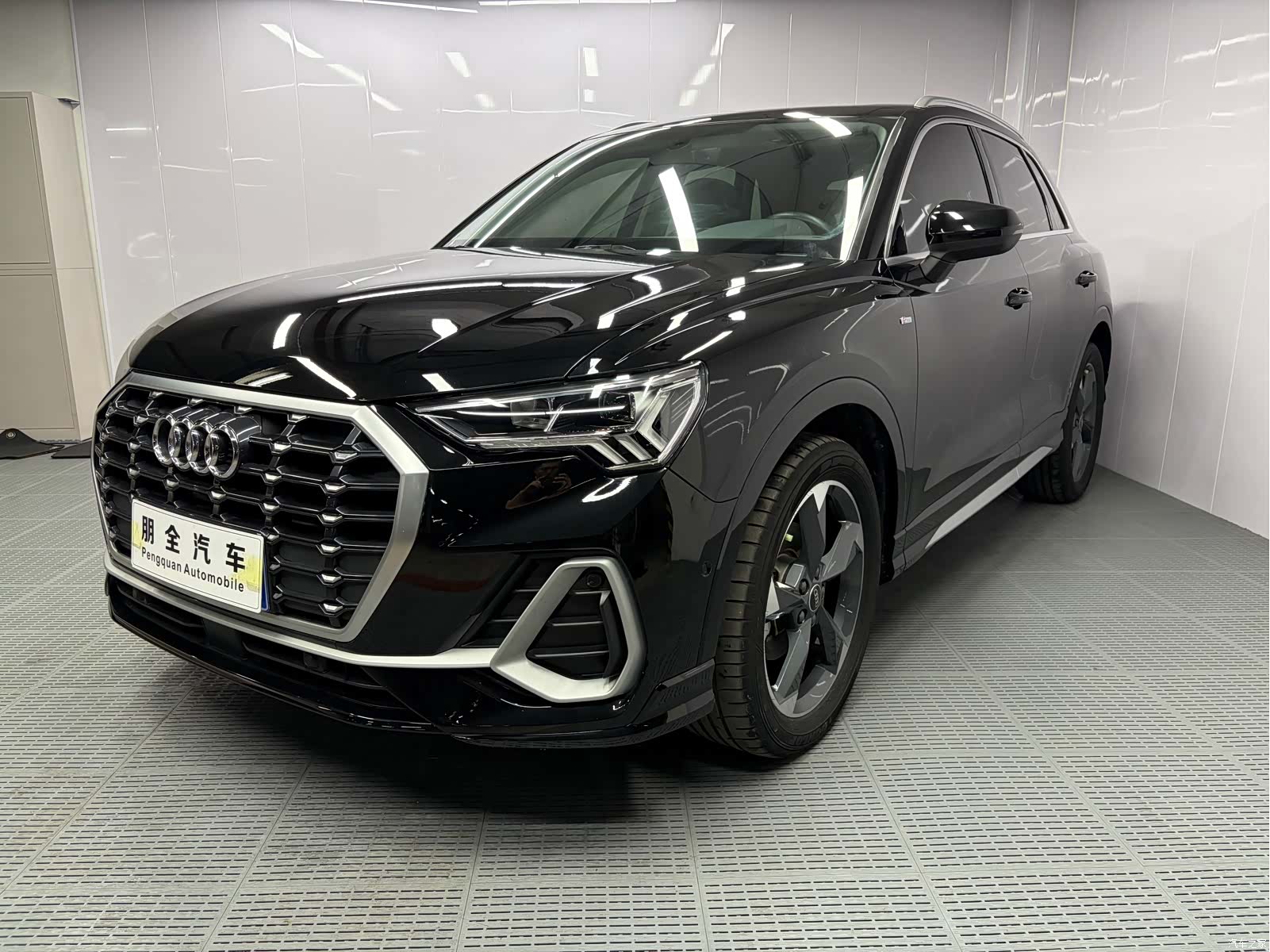 Audi Q3, 2022 1