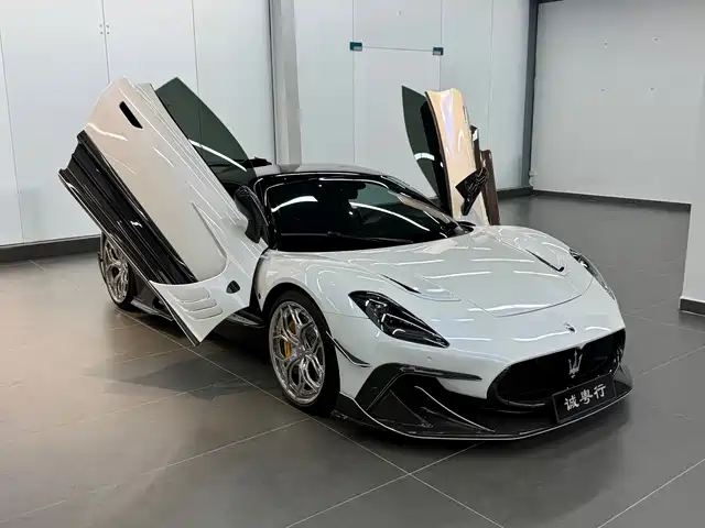 Maserati MC 20 2022 — купить из Китая под заказ