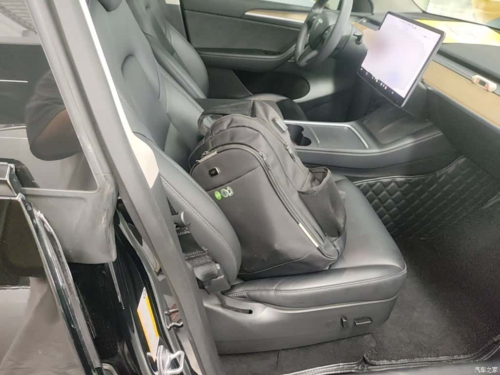 Tesla Model Y, 2021 25