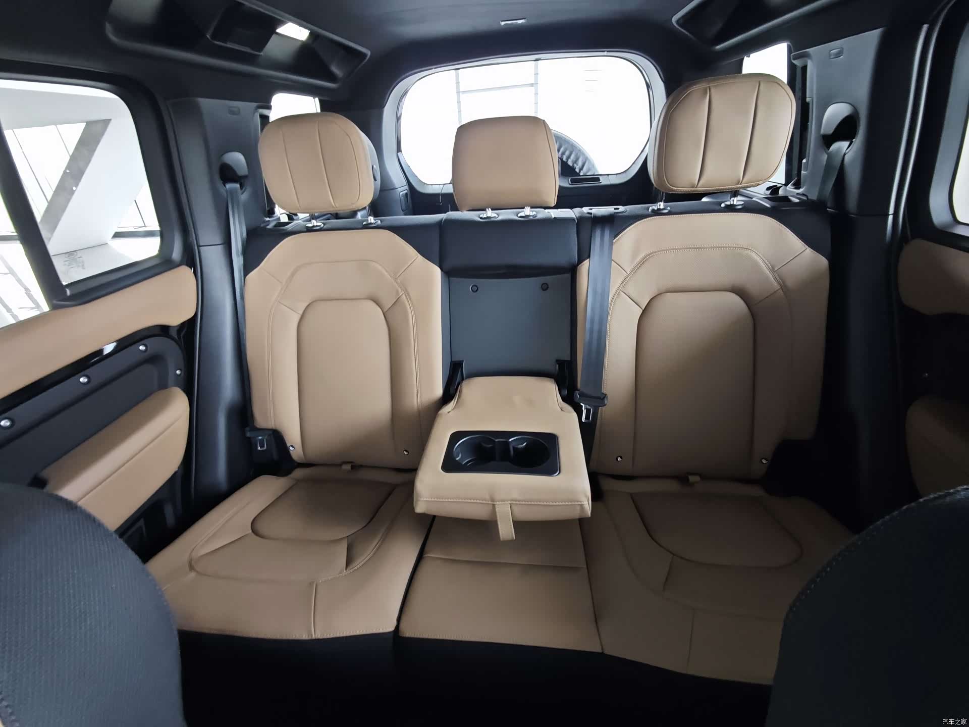Land Rover Defender, 1900 21