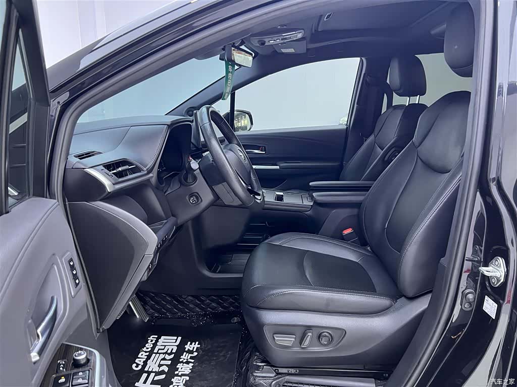 Toyota Granvia, 2023 17