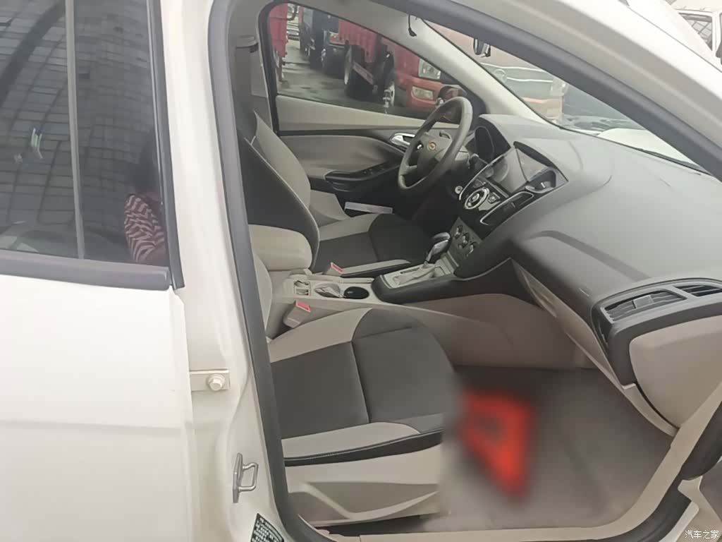 Ford Focus, 2014 25