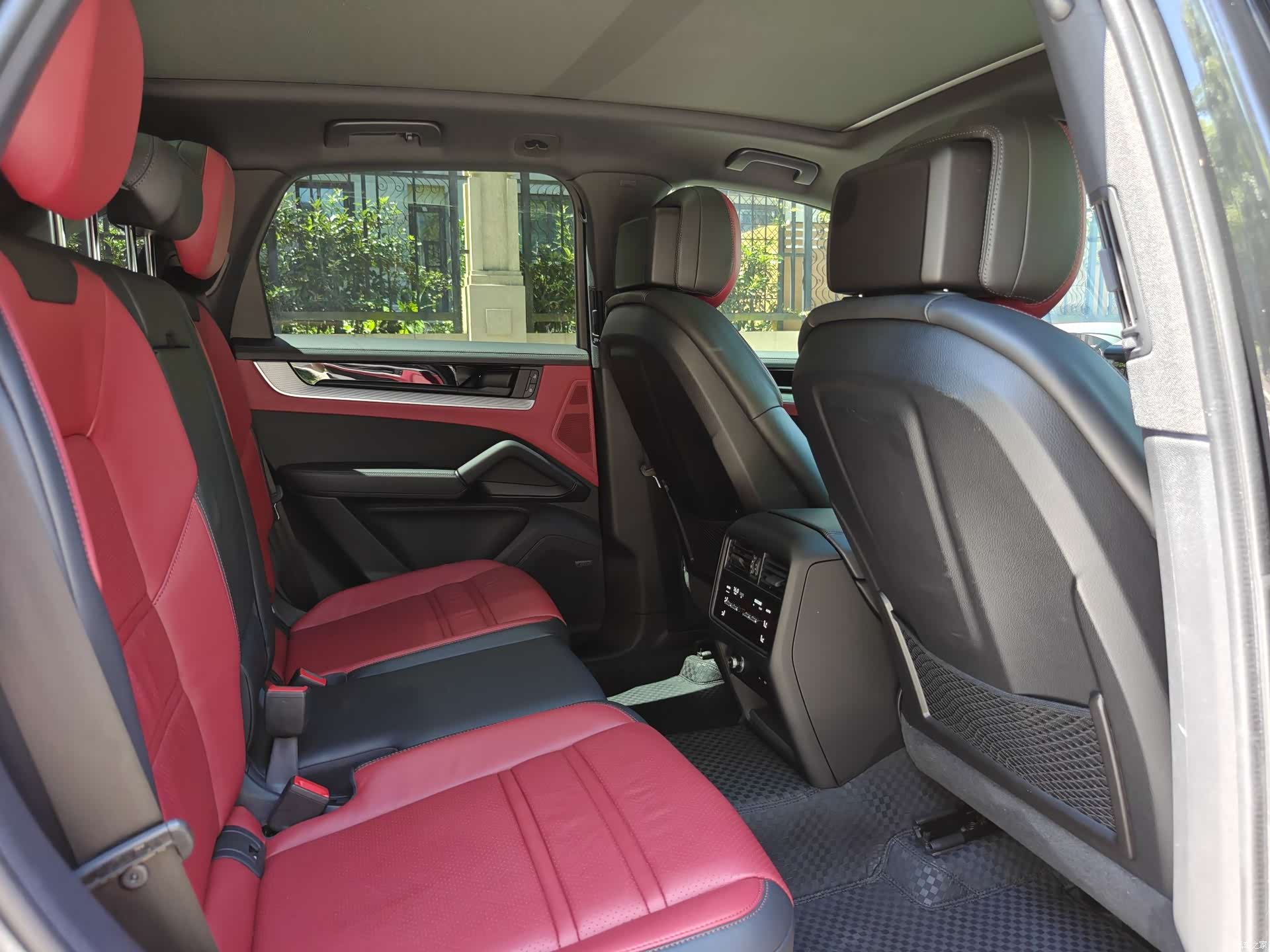 Porsche Cayenne, 2024 14