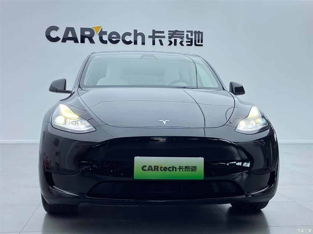 Tesla Model Y, 2022 38