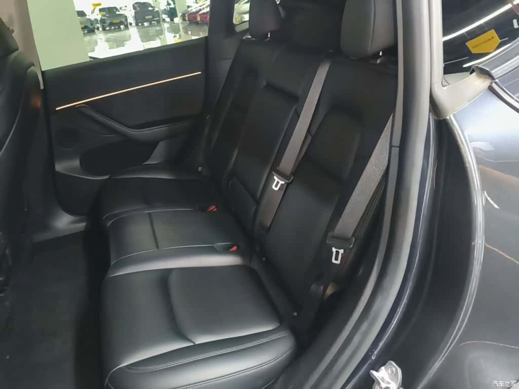 Tesla Model Y, 2024 17