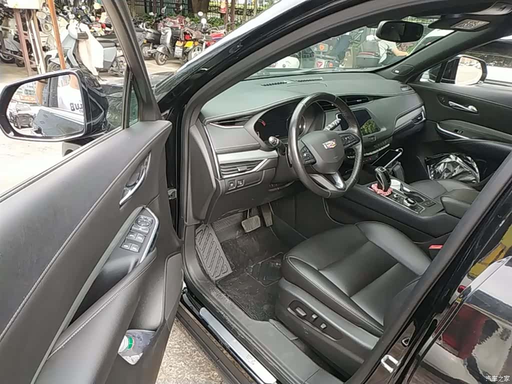Cadillac XT4, 2019 12