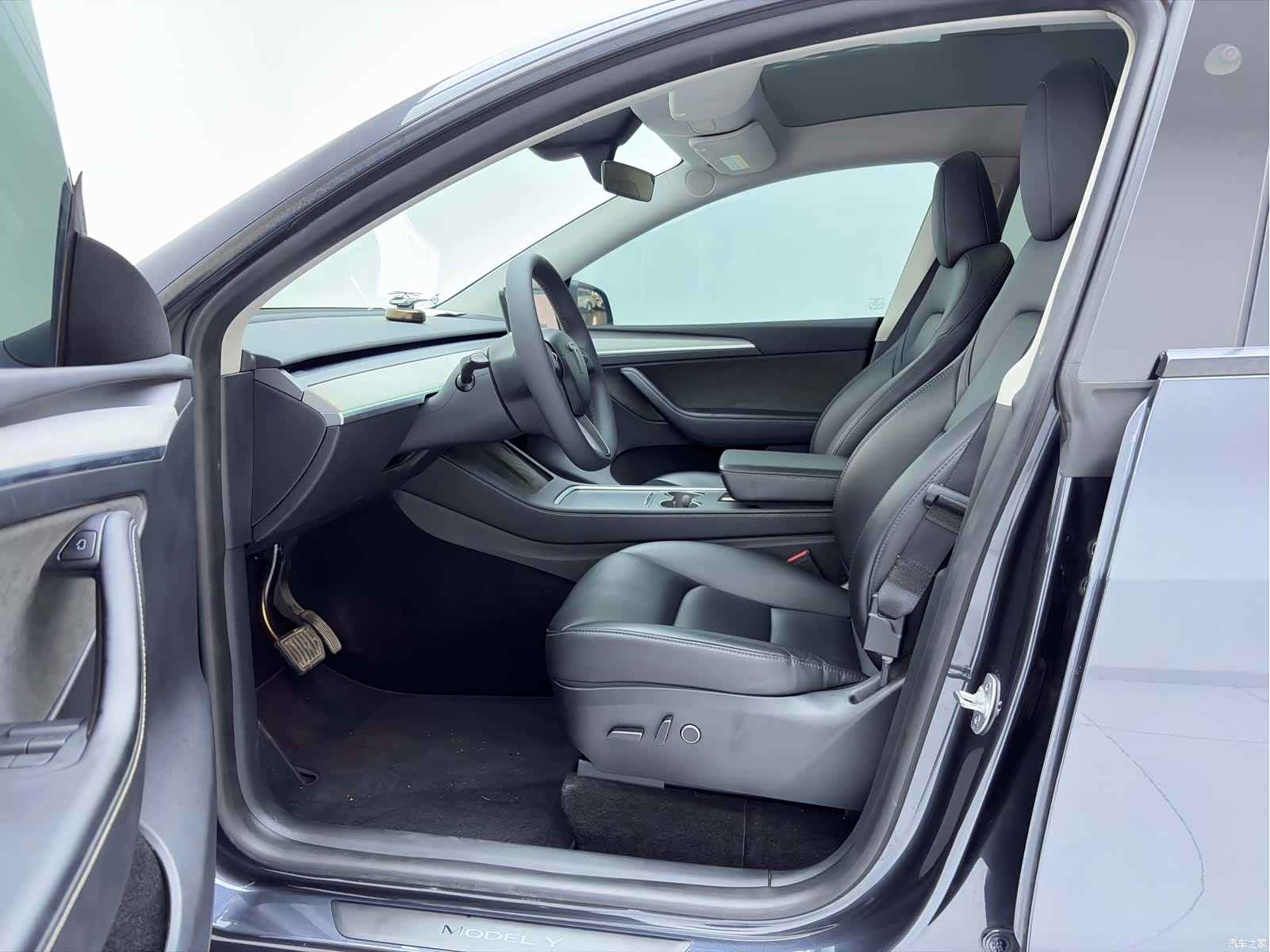 Tesla Model Y, 2024 4