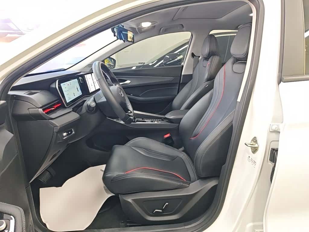 Geely Binray, 2025 15