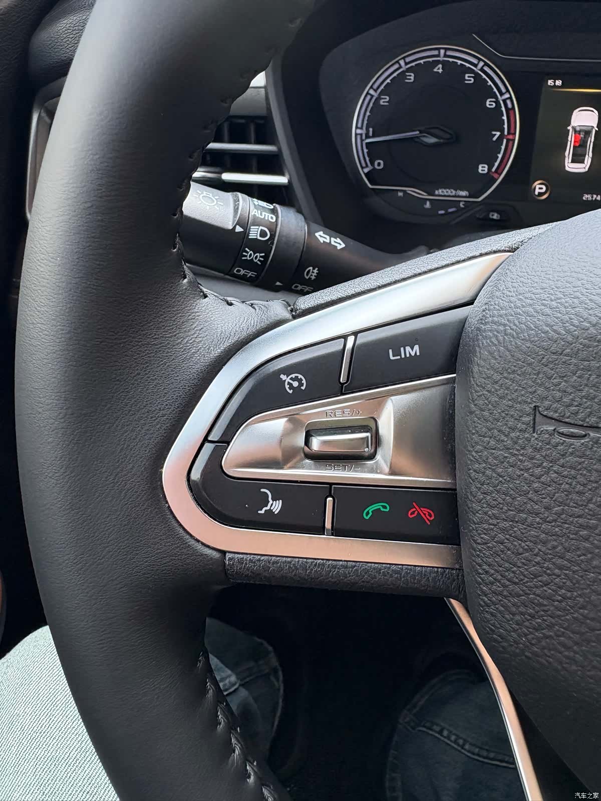 Geely X6, 2022 17
