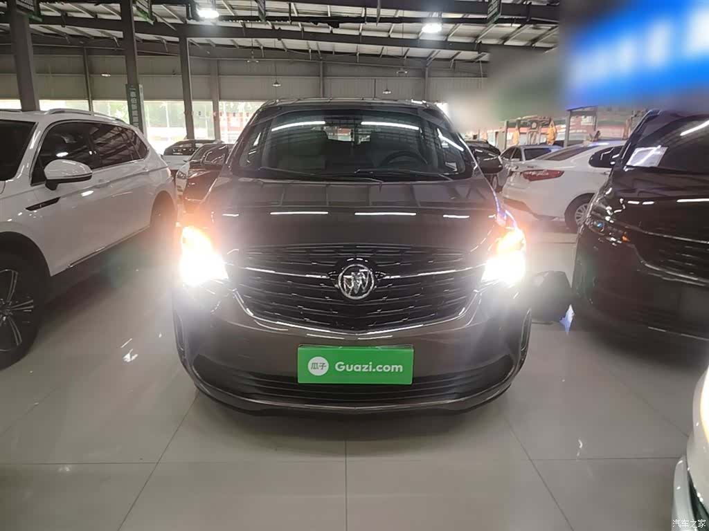 Buick GL8, 2021 3