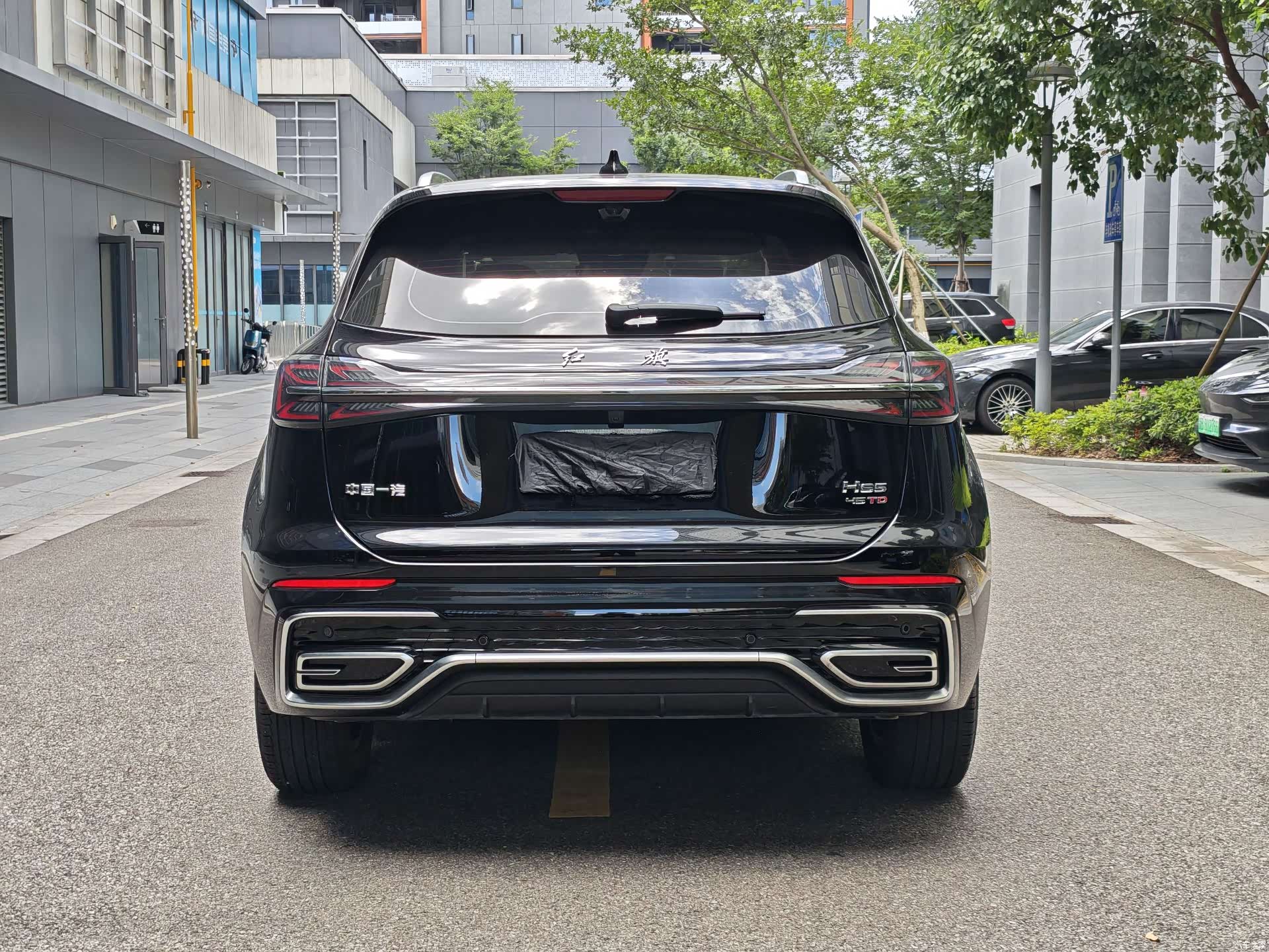 Hongqi HS5, 2025 16
