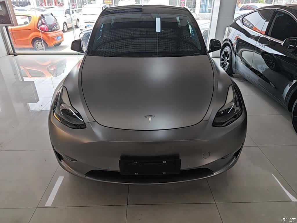 Tesla Model Y, 2021 3