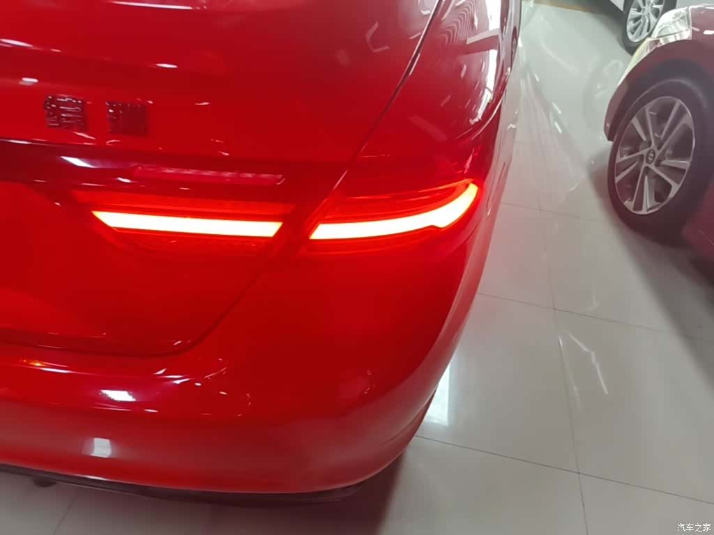 Geely Binray, 2022 8