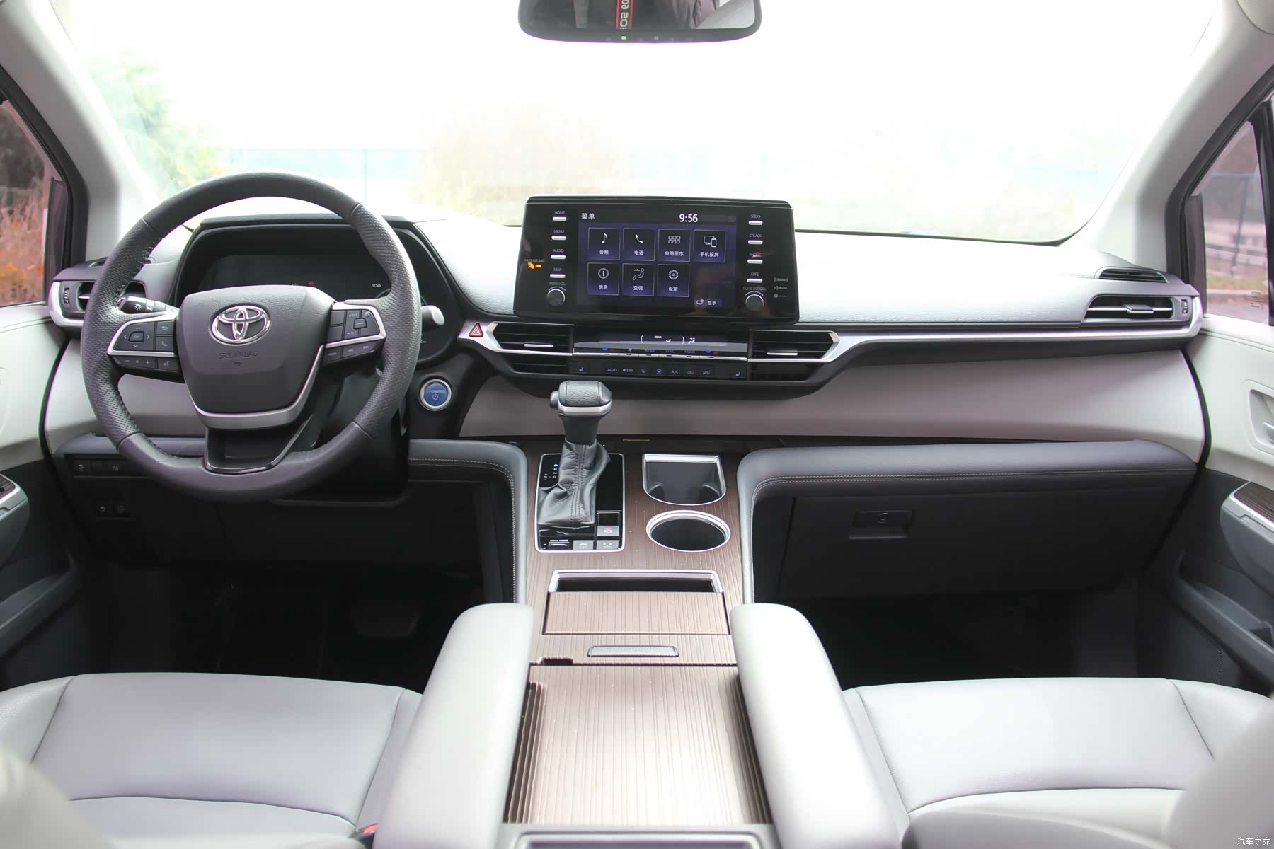 Toyota Sienna, 2022 18
