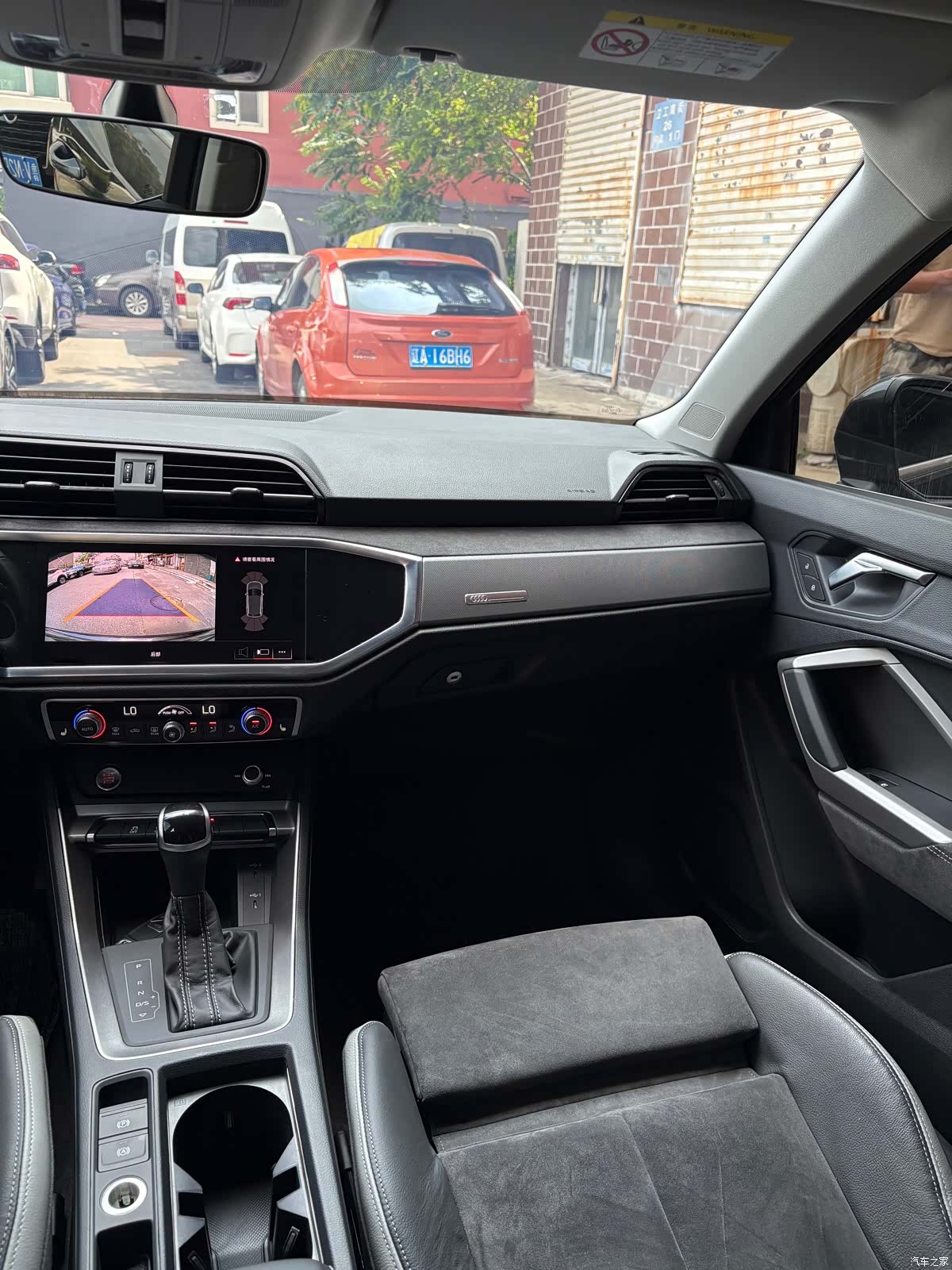 Audi Q3, 2022 10