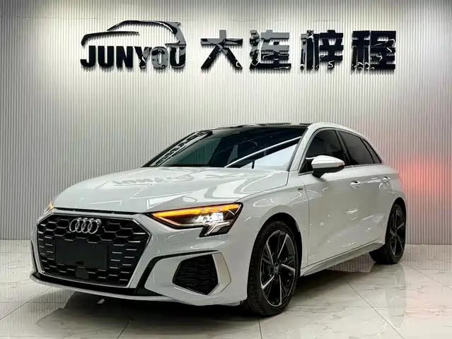 Audi A3 2023 — купить из Китая под заказ
