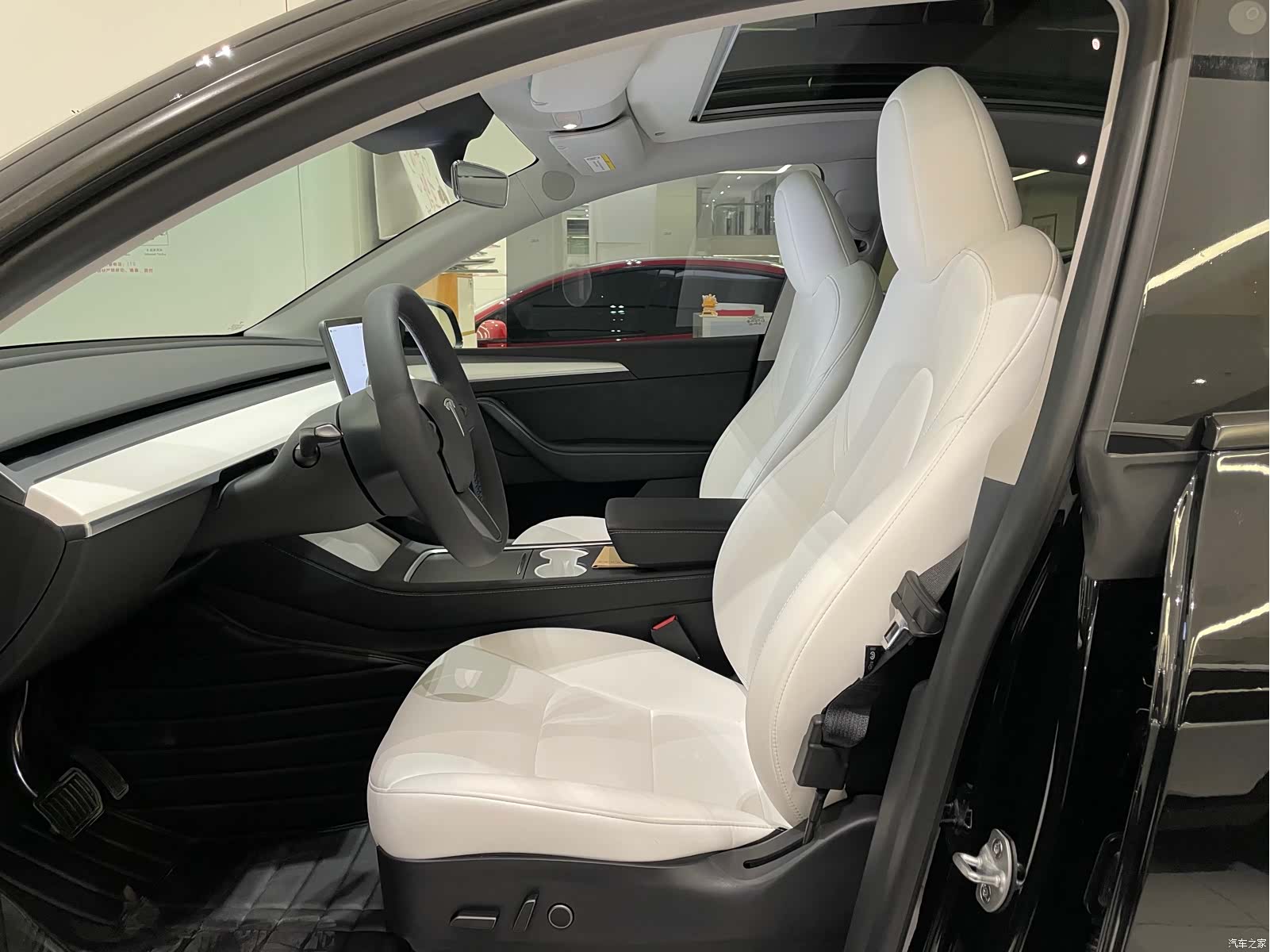 Tesla Model Y, 2023 все фото