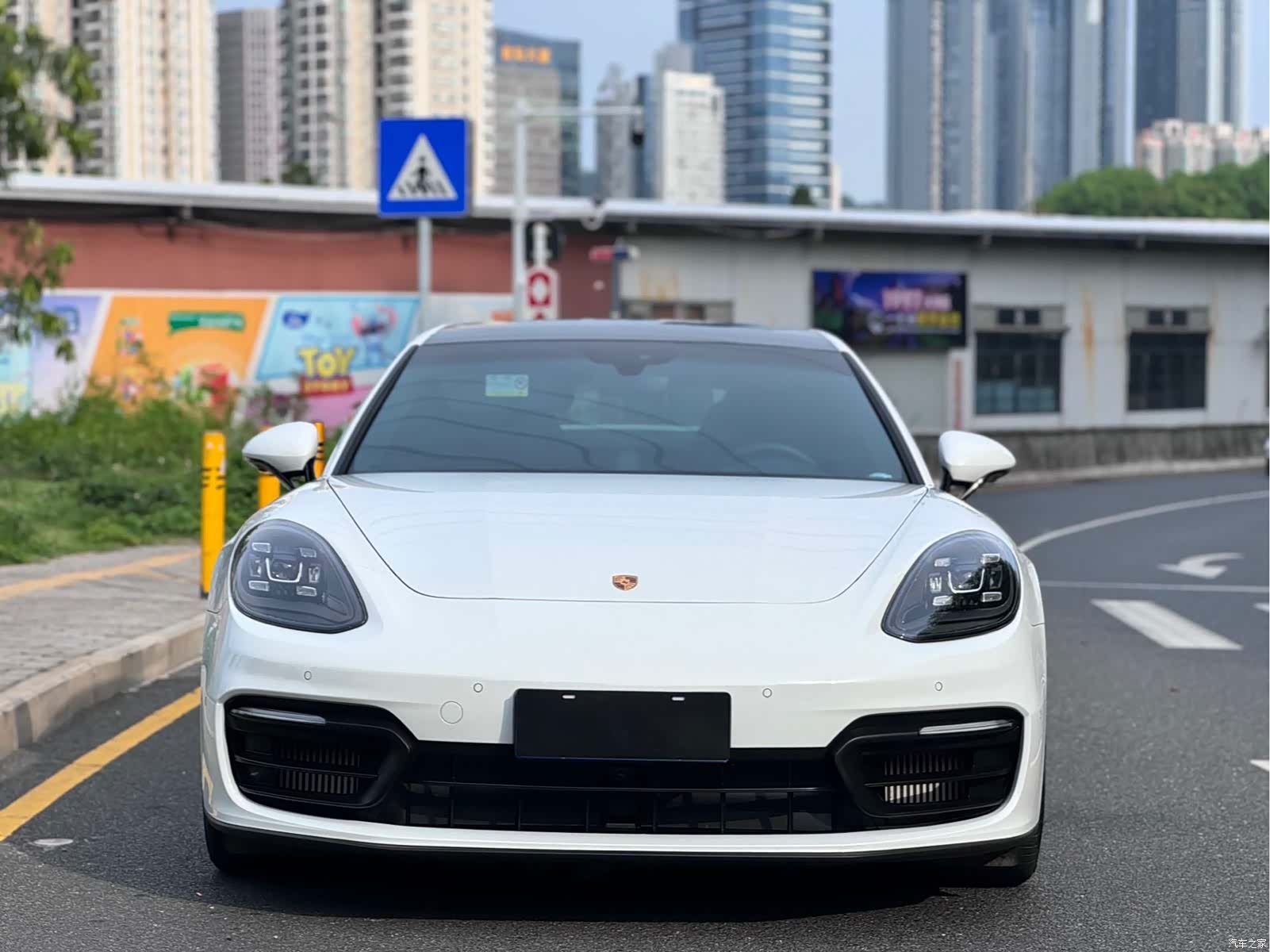Porsche Panamera, 2022 2
