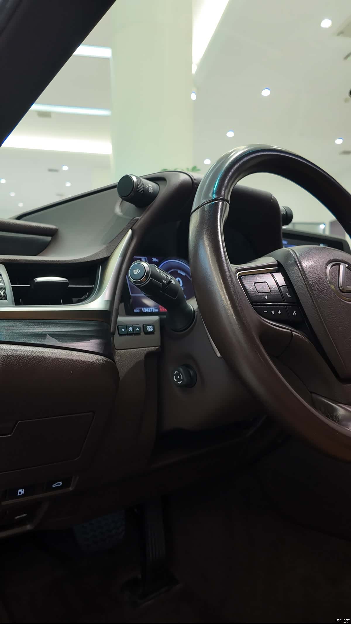 Lexus ES, 2020 17