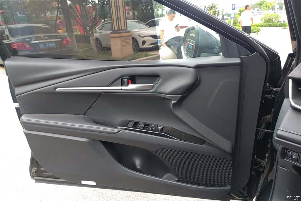 Toyota Camry, 2025 7