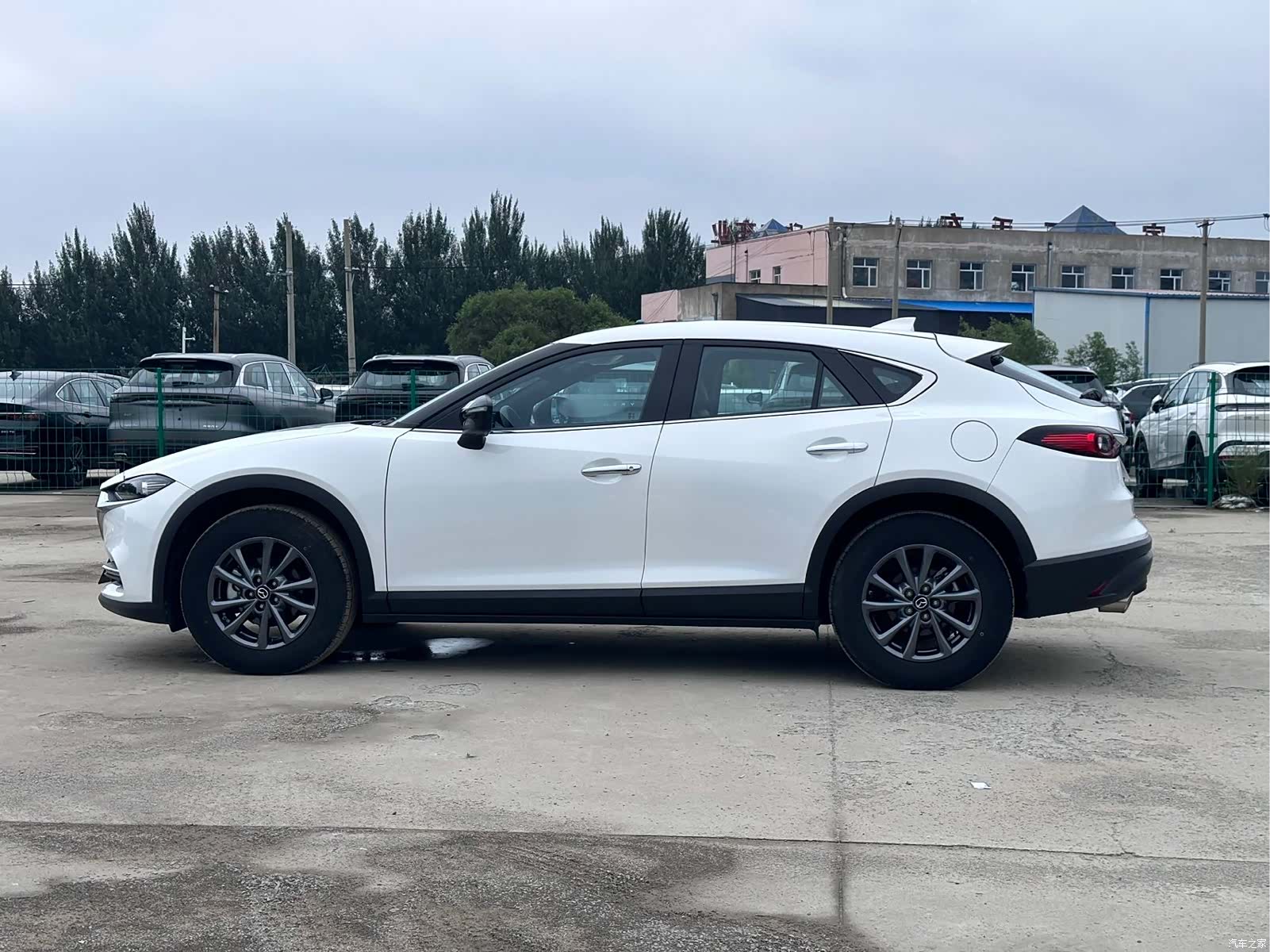 Mazda CX-4, 2023 9