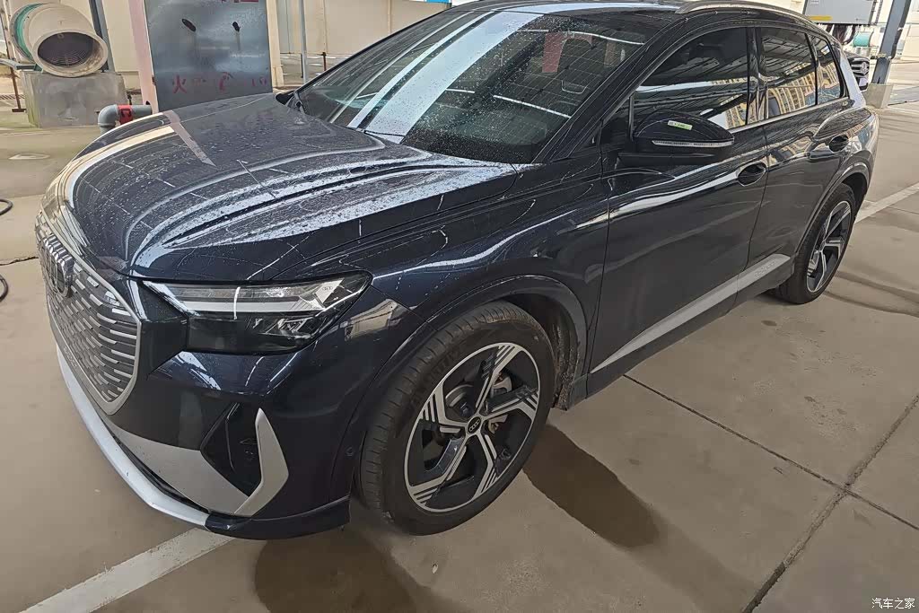 Audi Q4 e-tron, 2023 1