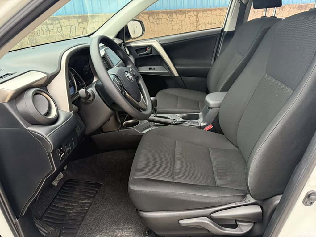 Toyota RAV4, 2016 15