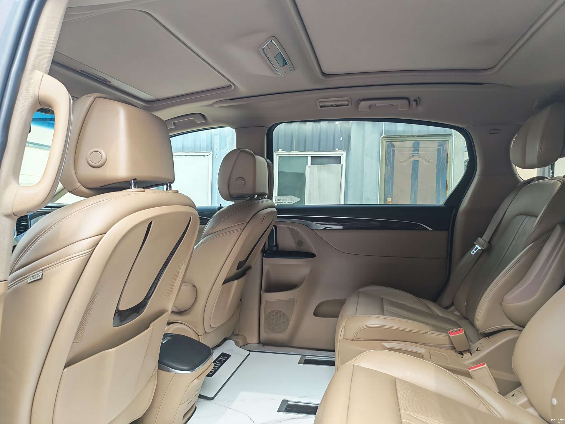 Buick GL8, 2018 8