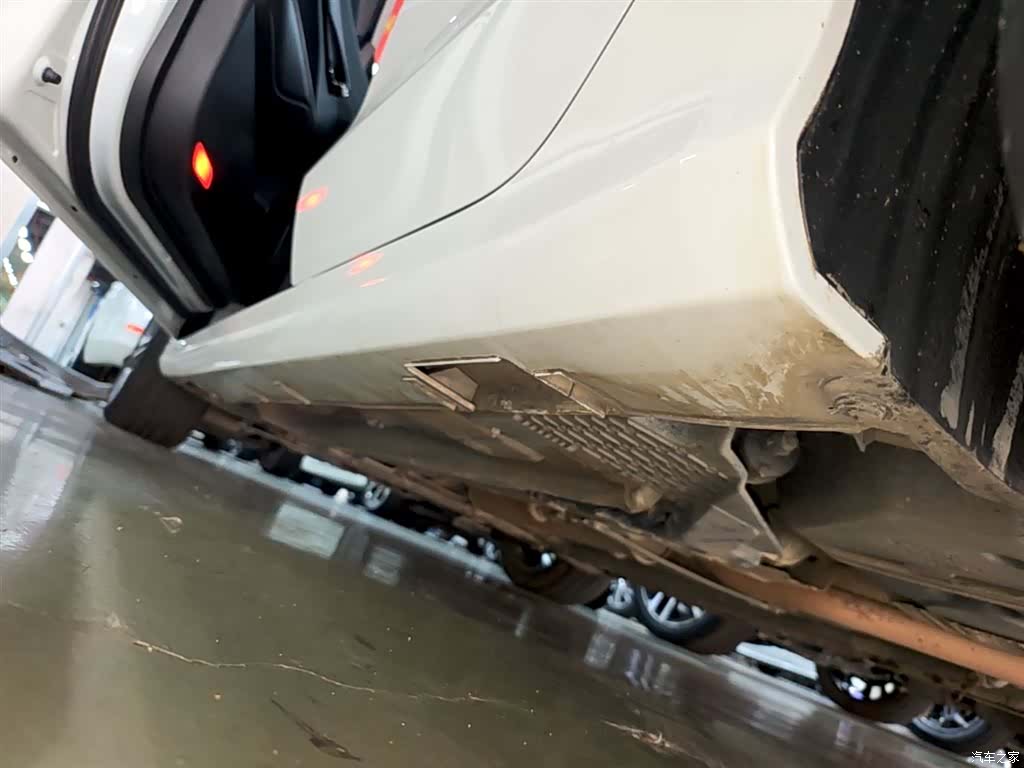 Geely Binray, 2019 22