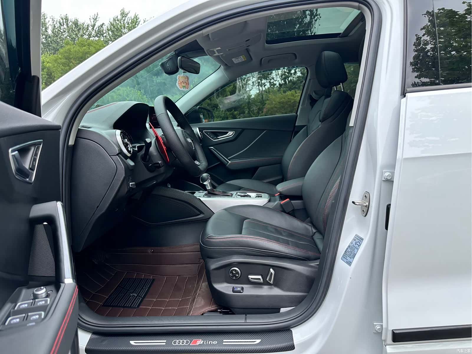 Audi Q2L, 2023 9