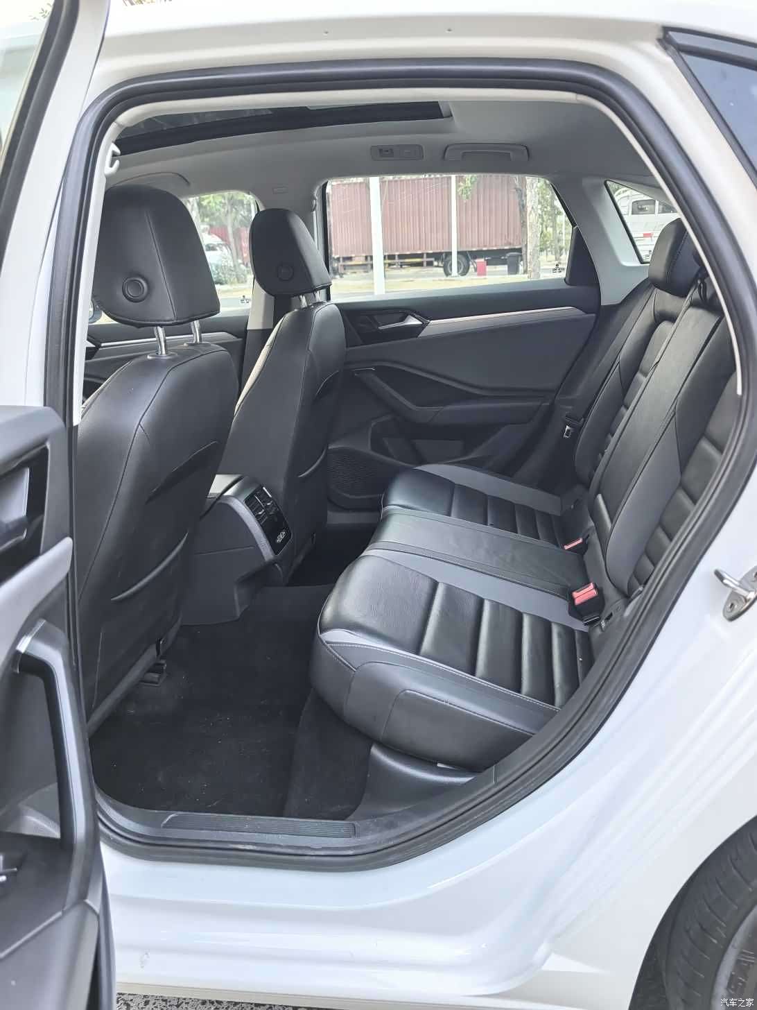Volkswagen Sagitar, 2019 10