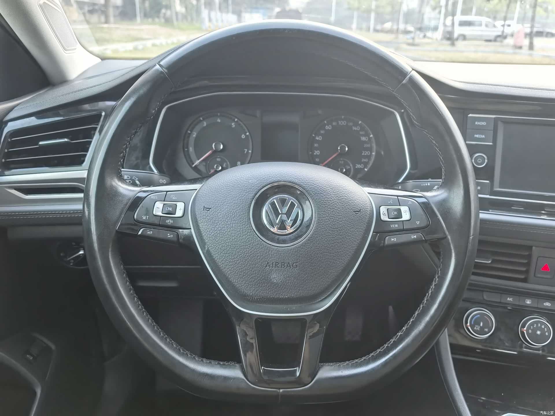 Volkswagen Sagitar, 2019 13