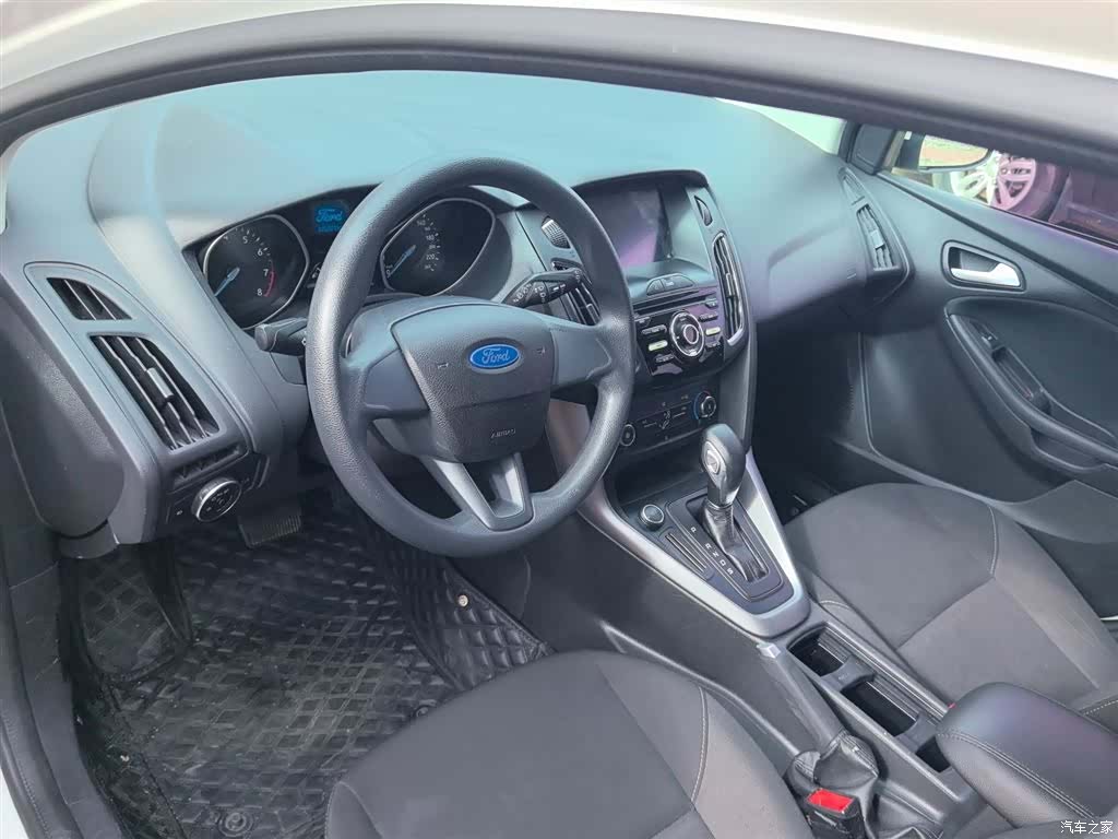 Ford Focus, 2017 11