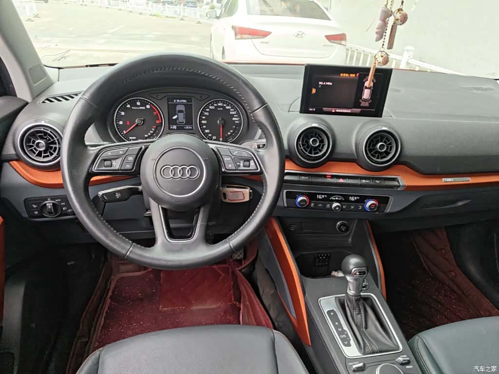 Audi Q2L, 2020 10