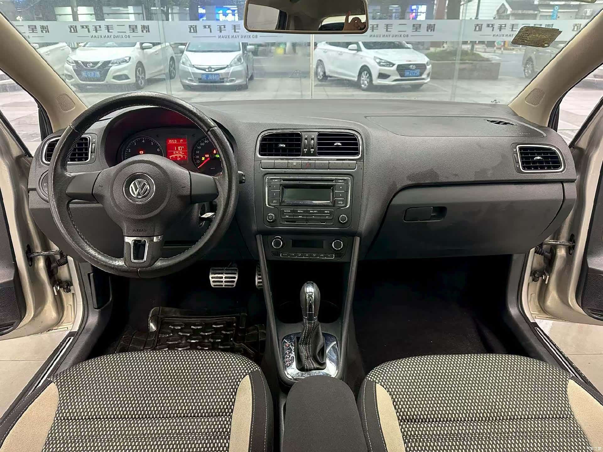 Volkswagen Polo, 2014 все фото