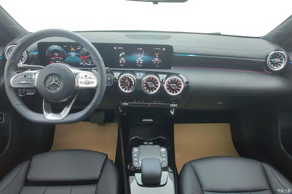 Mercedes-Benz A-Class, 2023 12