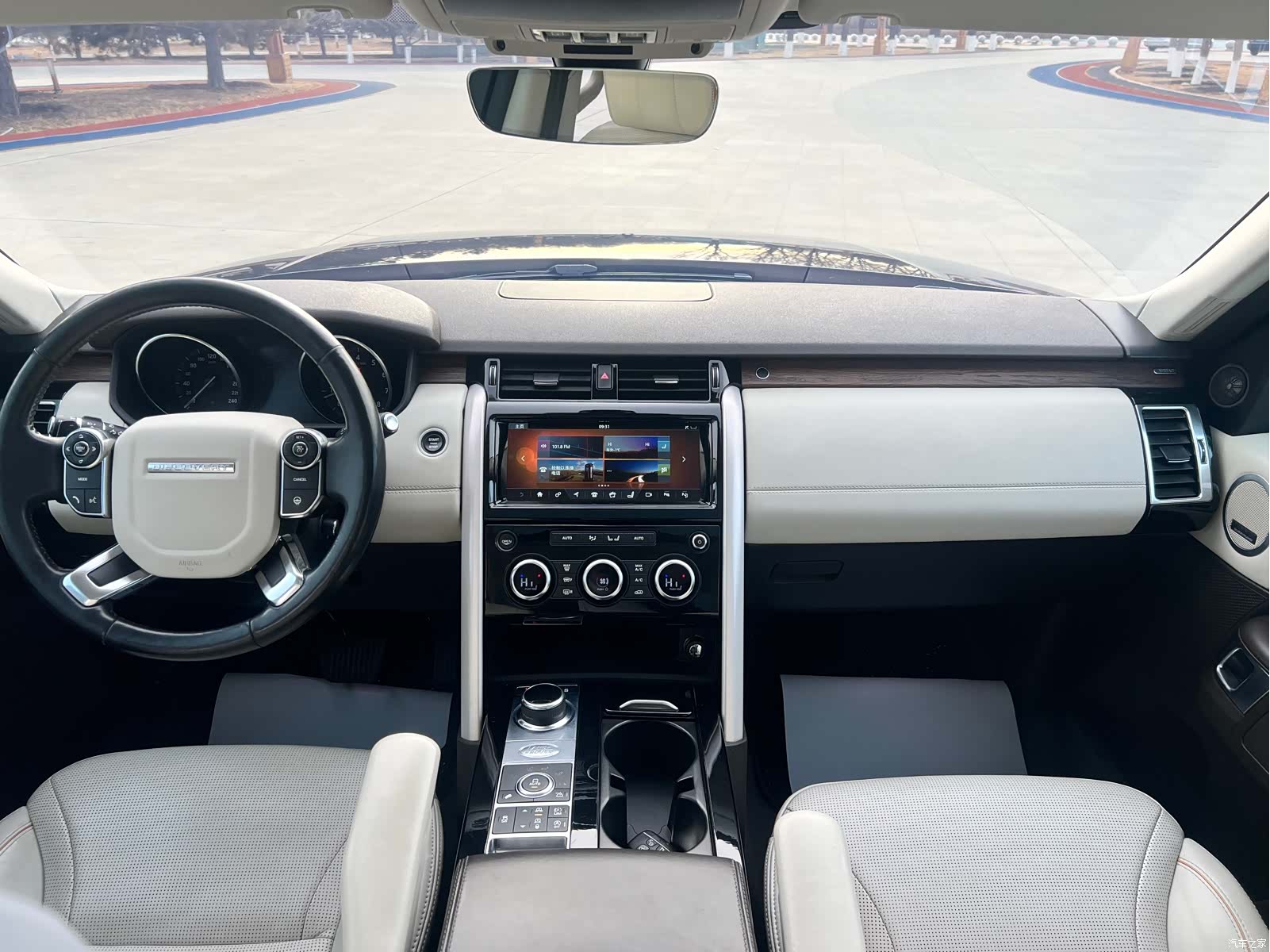Land Rover Discovery, 2017 все фото