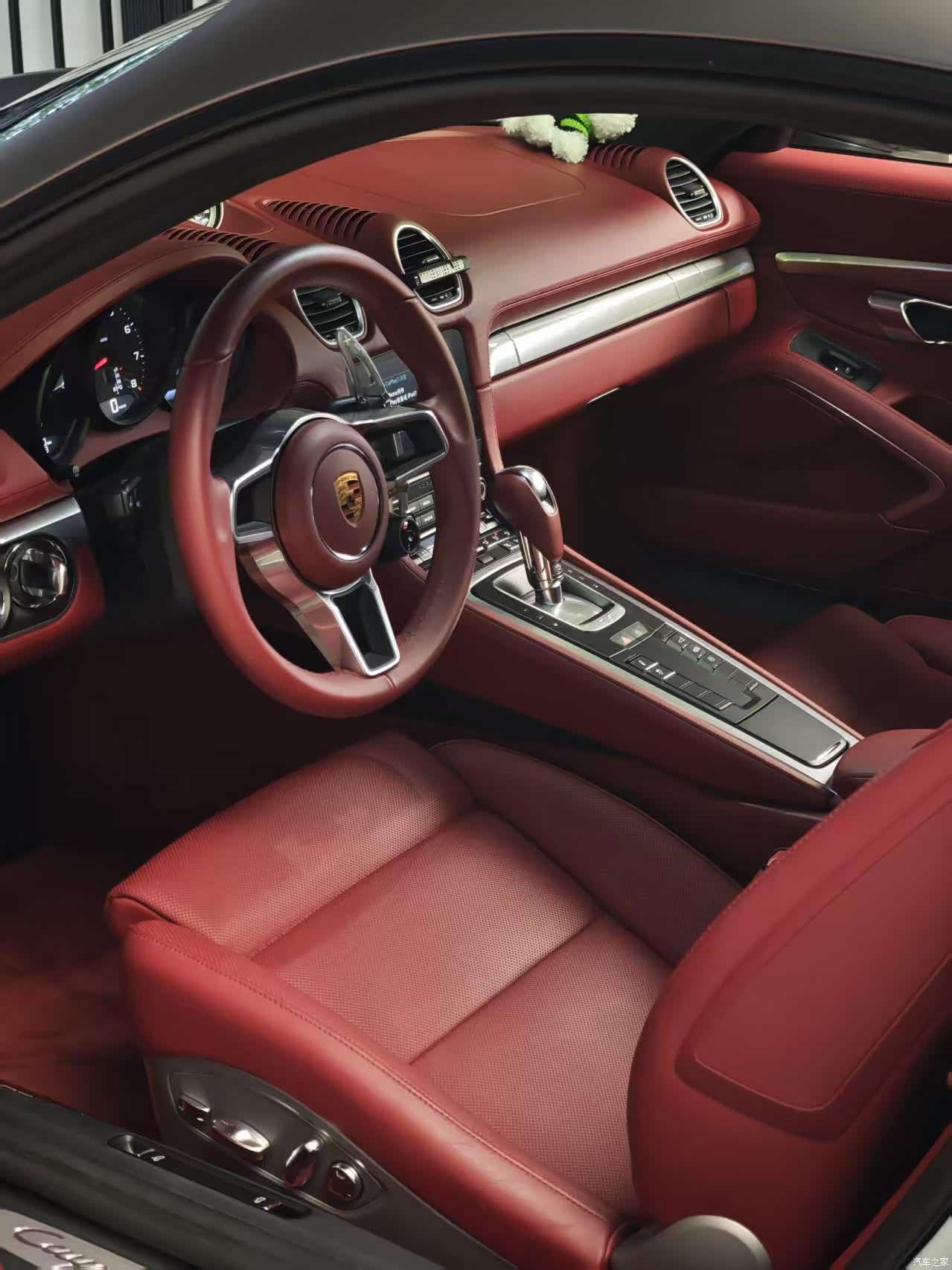 Porsche Cayman, 2021 все фото