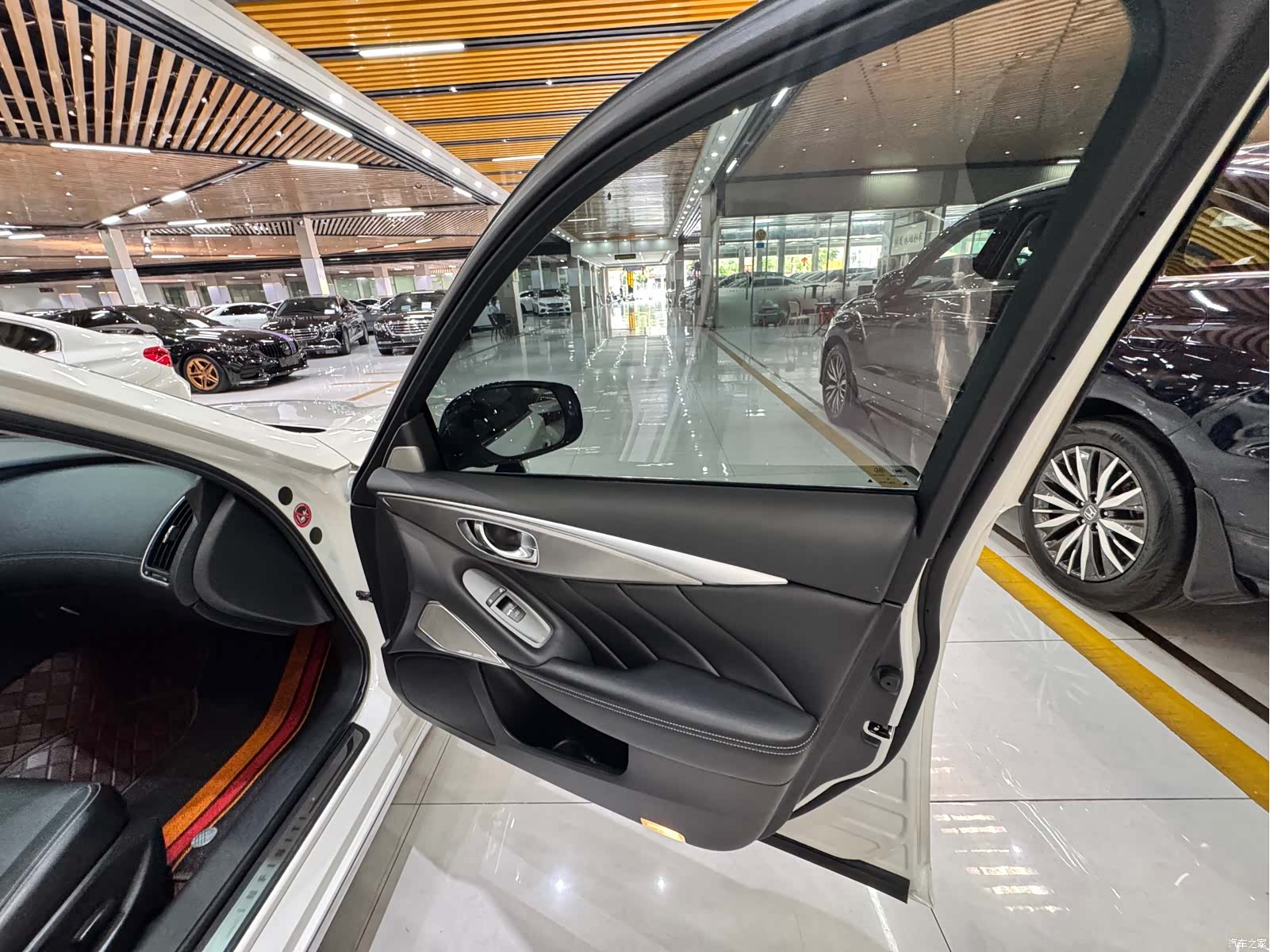 Infiniti Q50L, 2020 24