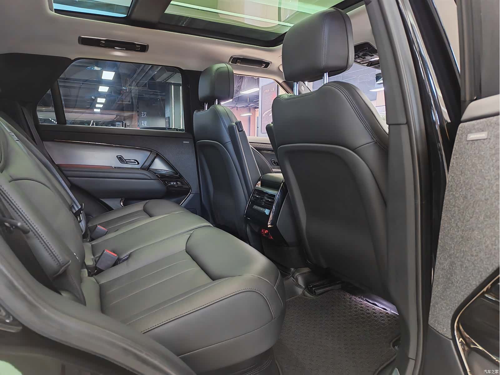 Land Rover Range Rover, 2023 13