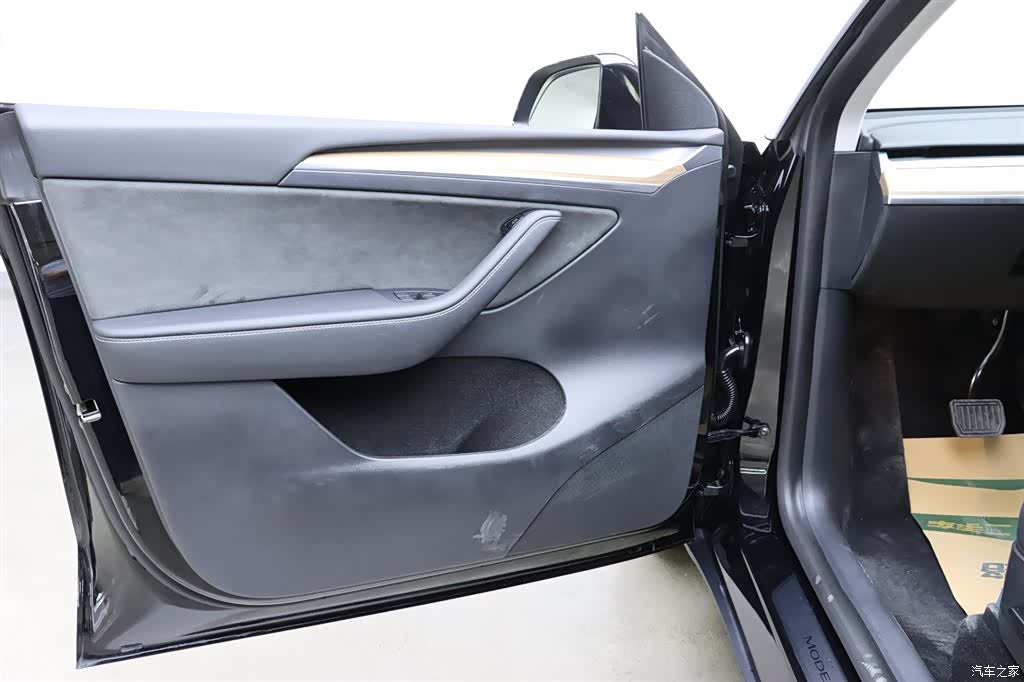 Tesla Model Y, 2022 11