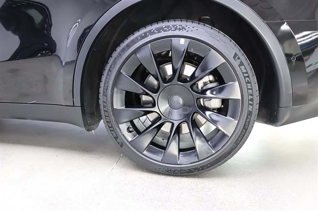 Tesla Model Y, 2022 29