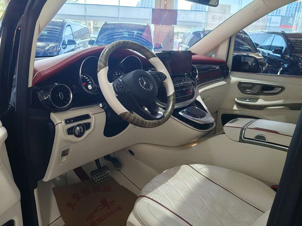 Mercedes-Benz V-class