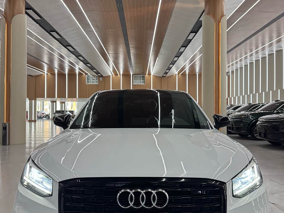 Audi Q2L